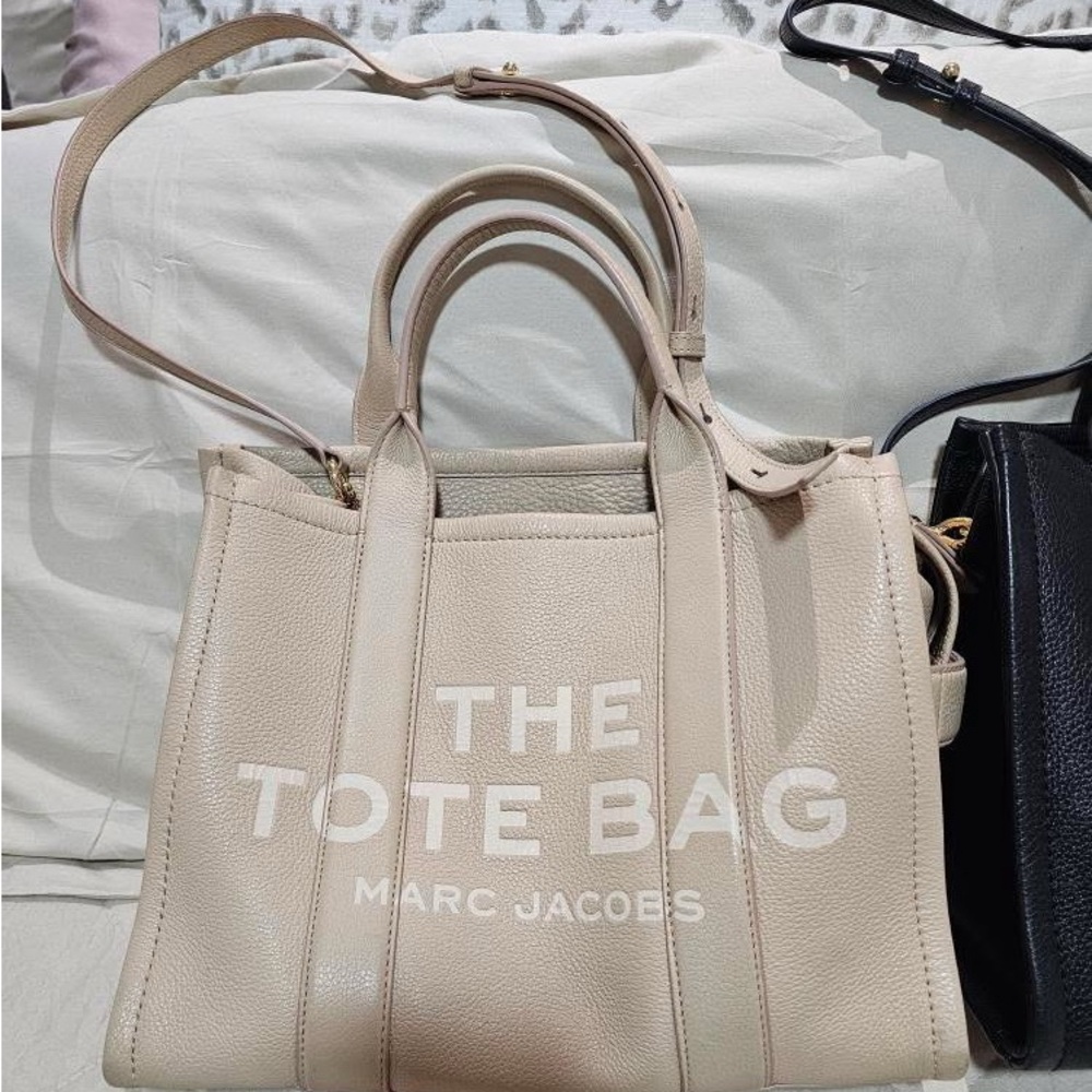 Marc Jacobs MEDIUM Beige Leather Tote Bag